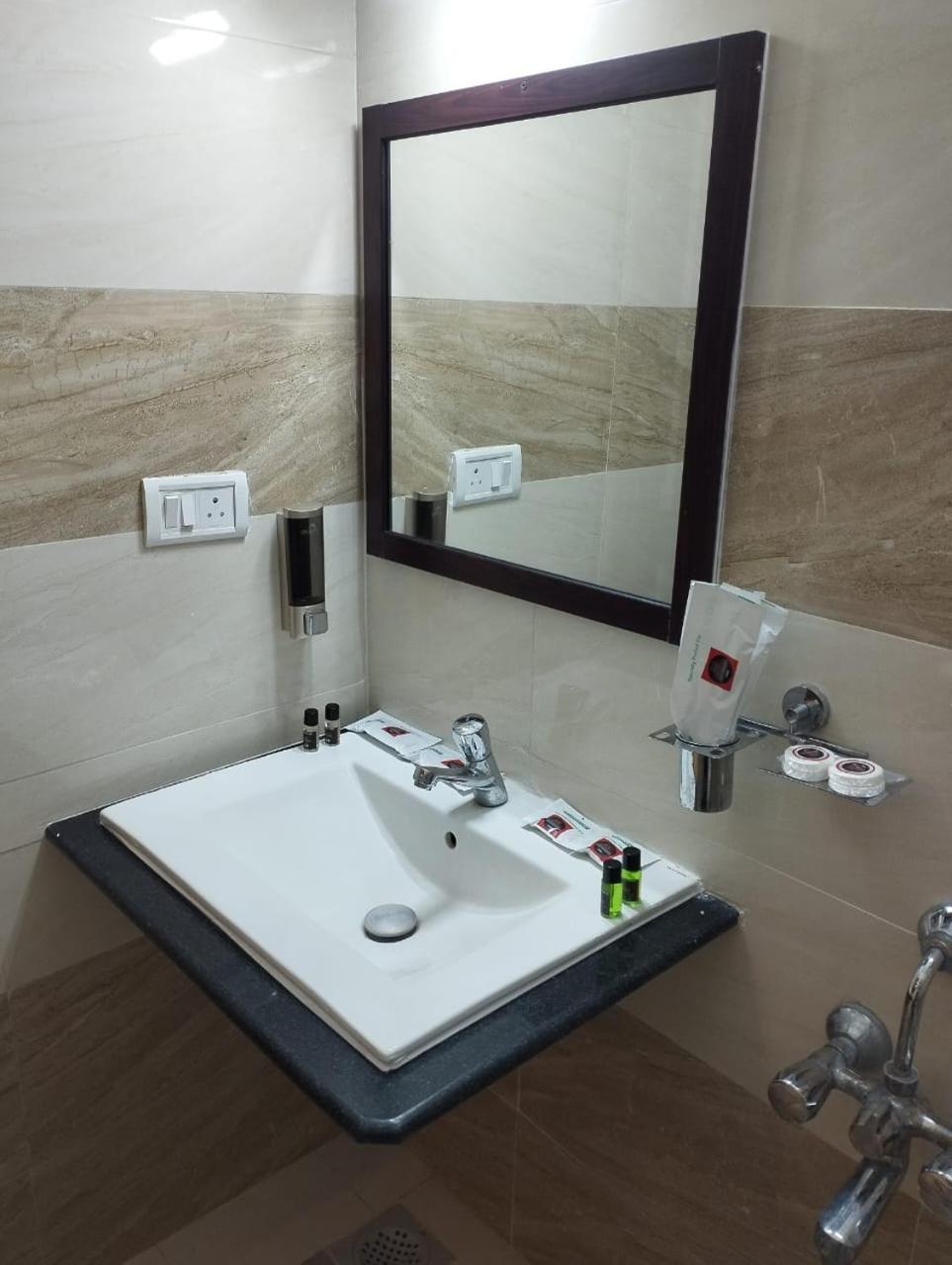 Hotel Annai Residency Vellore Exterior foto